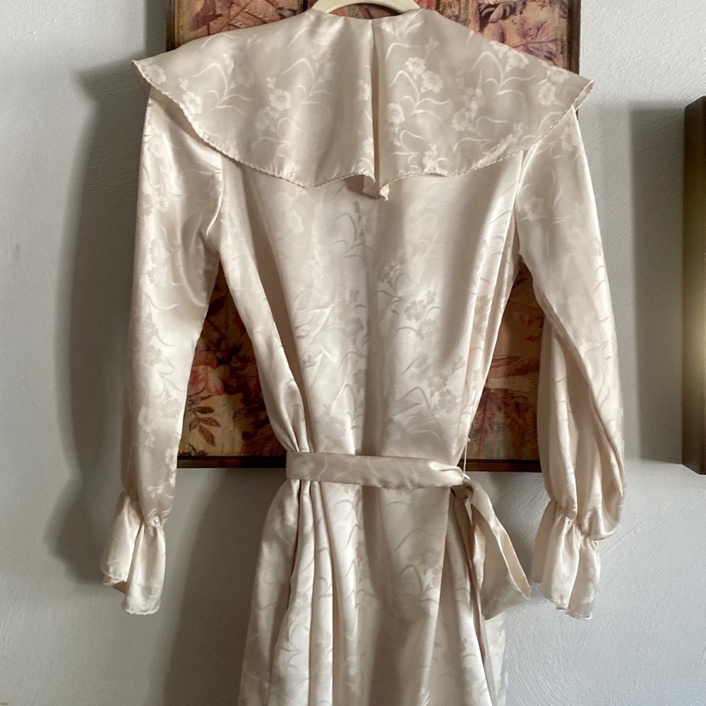 VINTAGE DIOR WEDDING ROBE - Picture 7 of 14